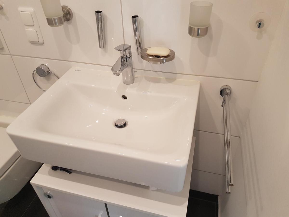 Zimmer Mit Eigenem Bad In Maerchenstadt! Heidelberg Luaran gambar