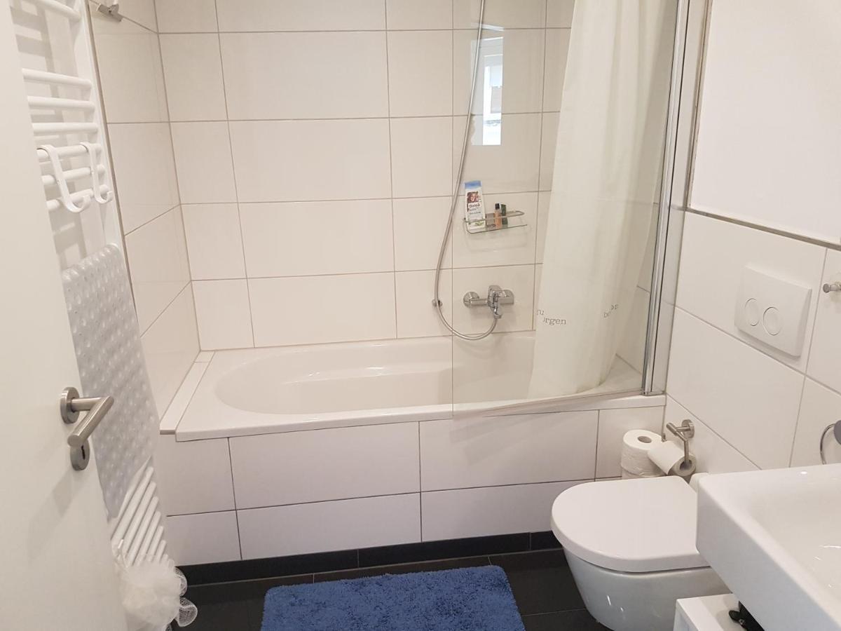 Zimmer Mit Eigenem Bad In Maerchenstadt! Heidelberg Luaran gambar